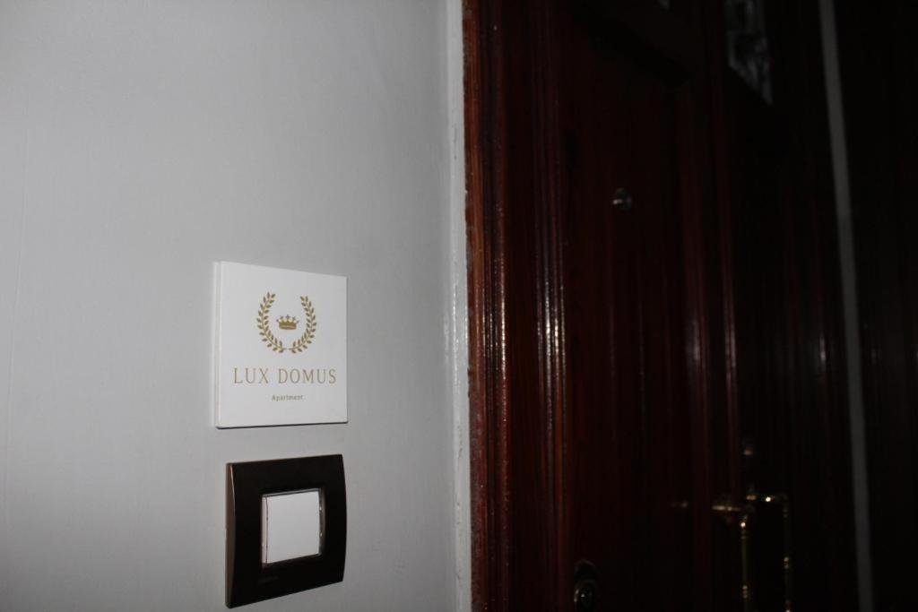 Lux Domus Apartment Bari Exteriör bild